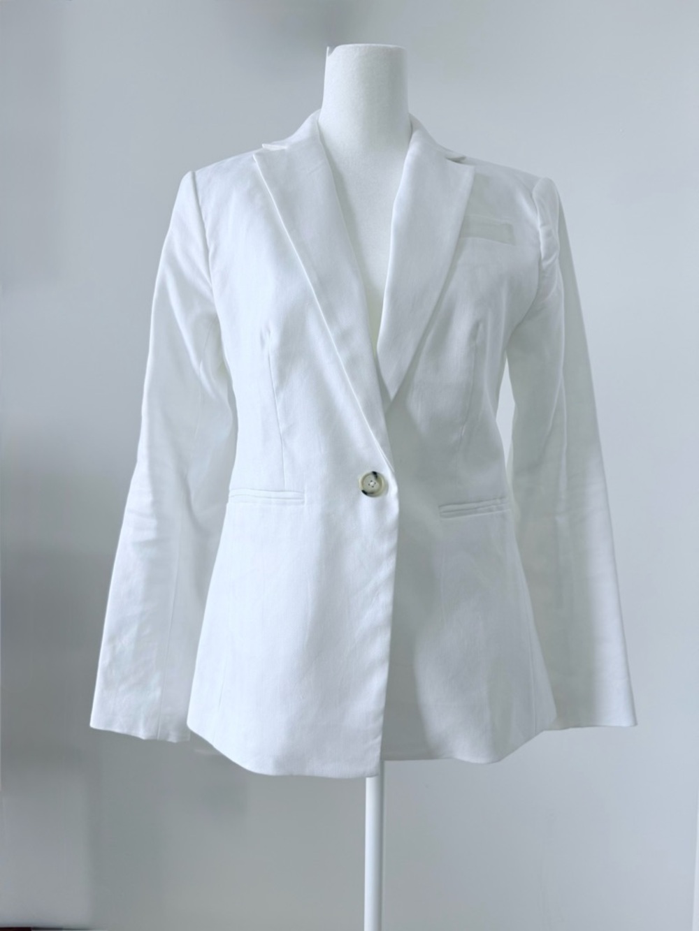Ann Taylor White Single-Button Notch Lapel Blazer